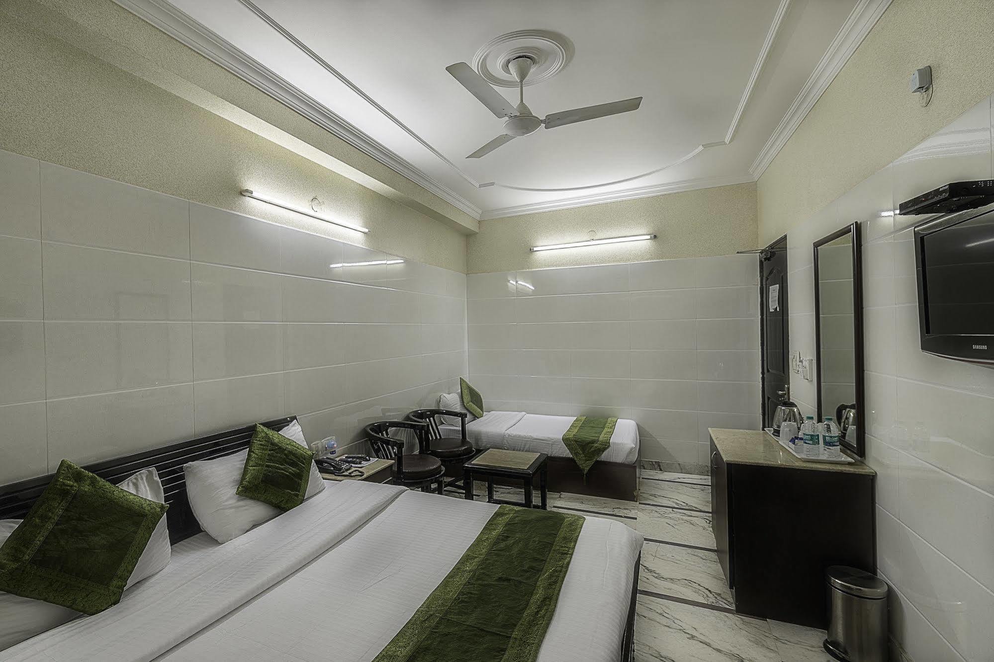 Treebo Trend Singh Sons Karol Bagh Hotel Ню Делхи Екстериор снимка