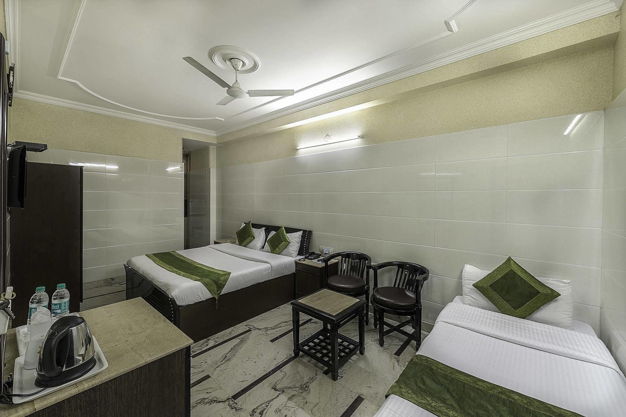 Treebo Trend Singh Sons Karol Bagh Hotel Ню Делхи Екстериор снимка