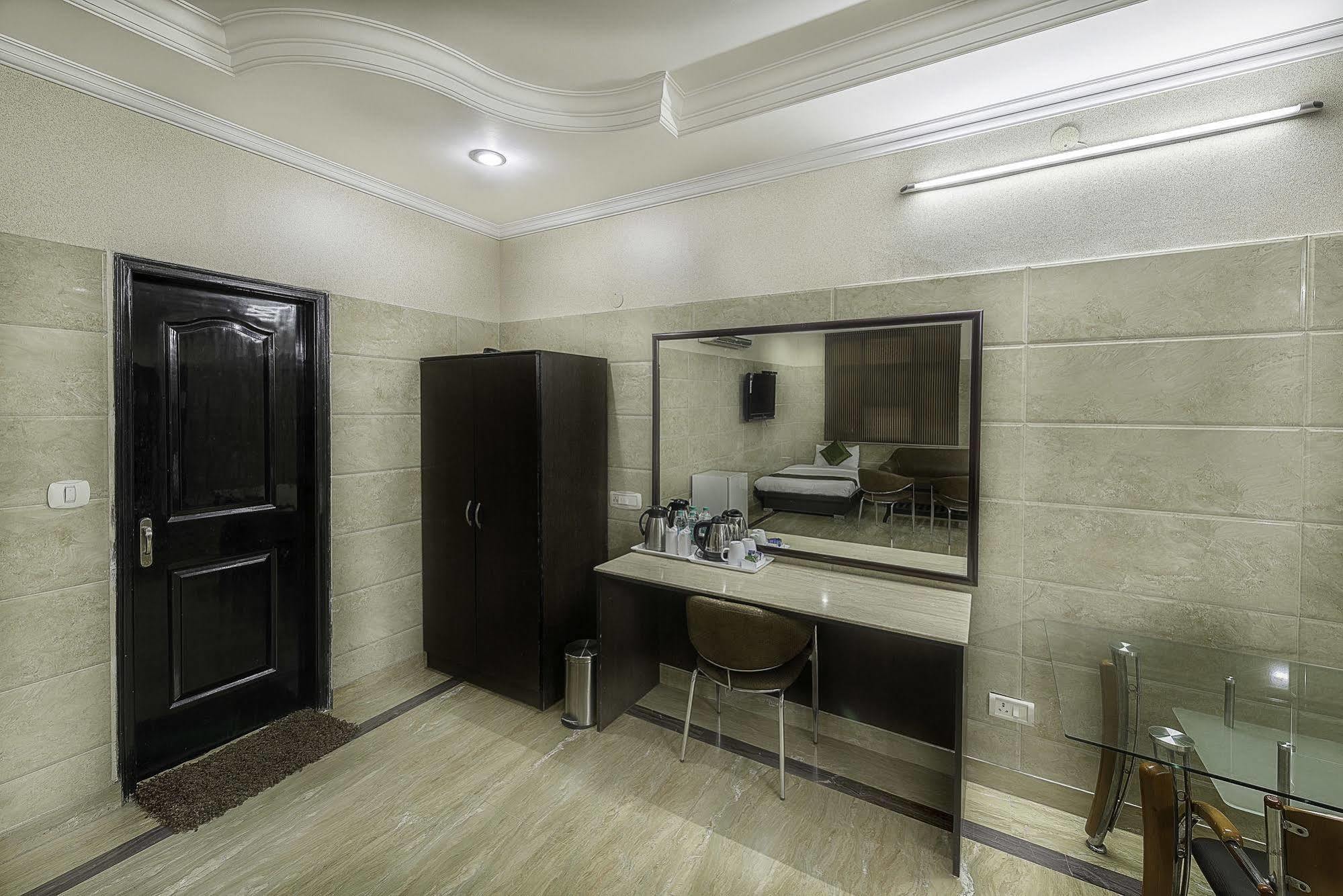Treebo Trend Singh Sons Karol Bagh Hotel Ню Делхи Екстериор снимка