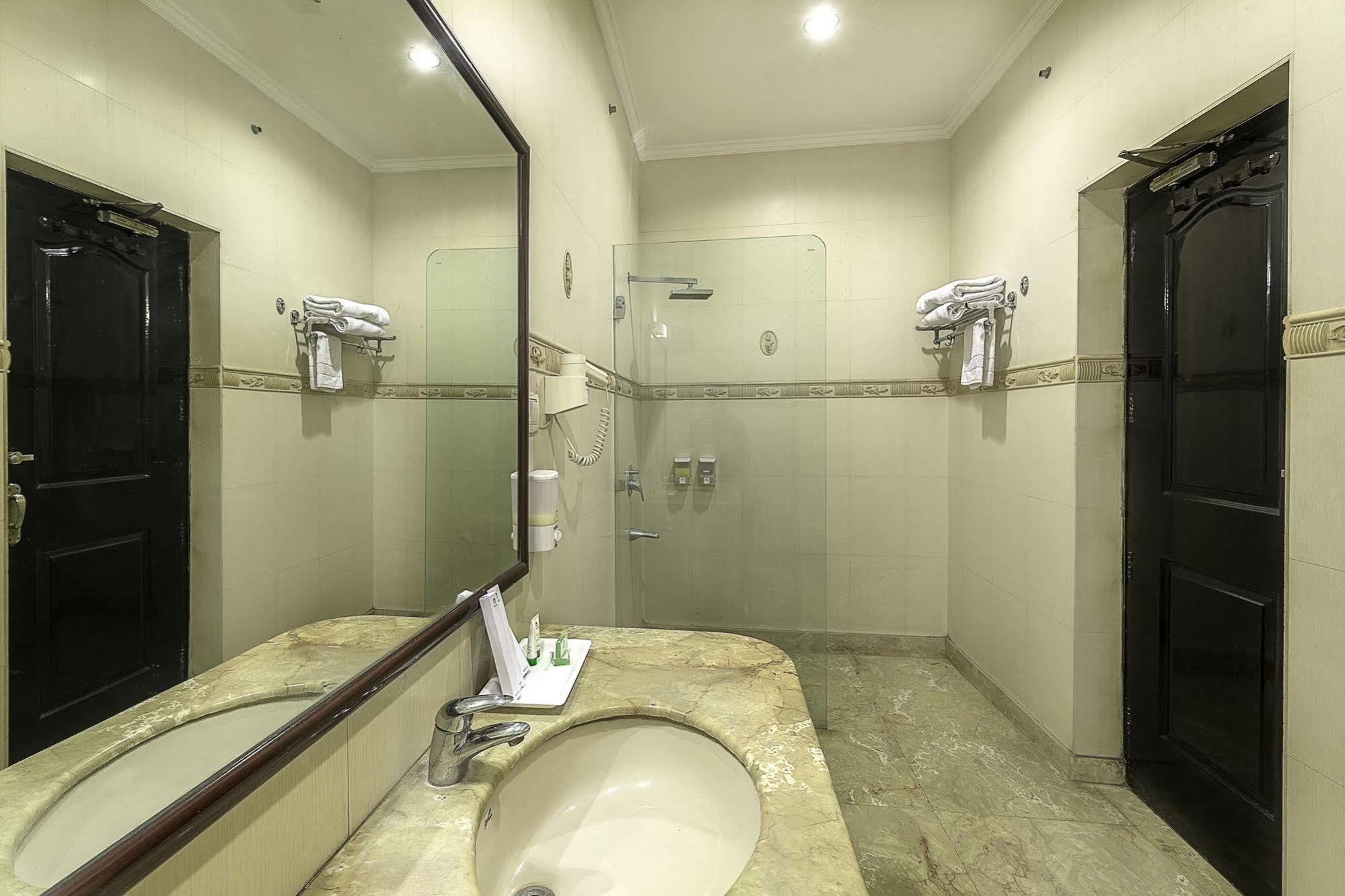 Treebo Trend Singh Sons Karol Bagh Hotel Ню Делхи Екстериор снимка